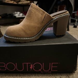 Brand new Corkeys mule